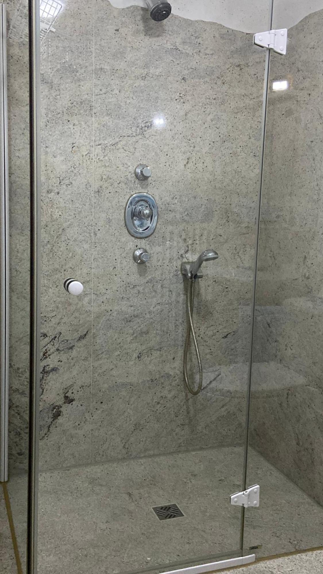 Freshly Renovated Studio Apartment - Top Location In Weinstadt Dış mekan fotoğraf