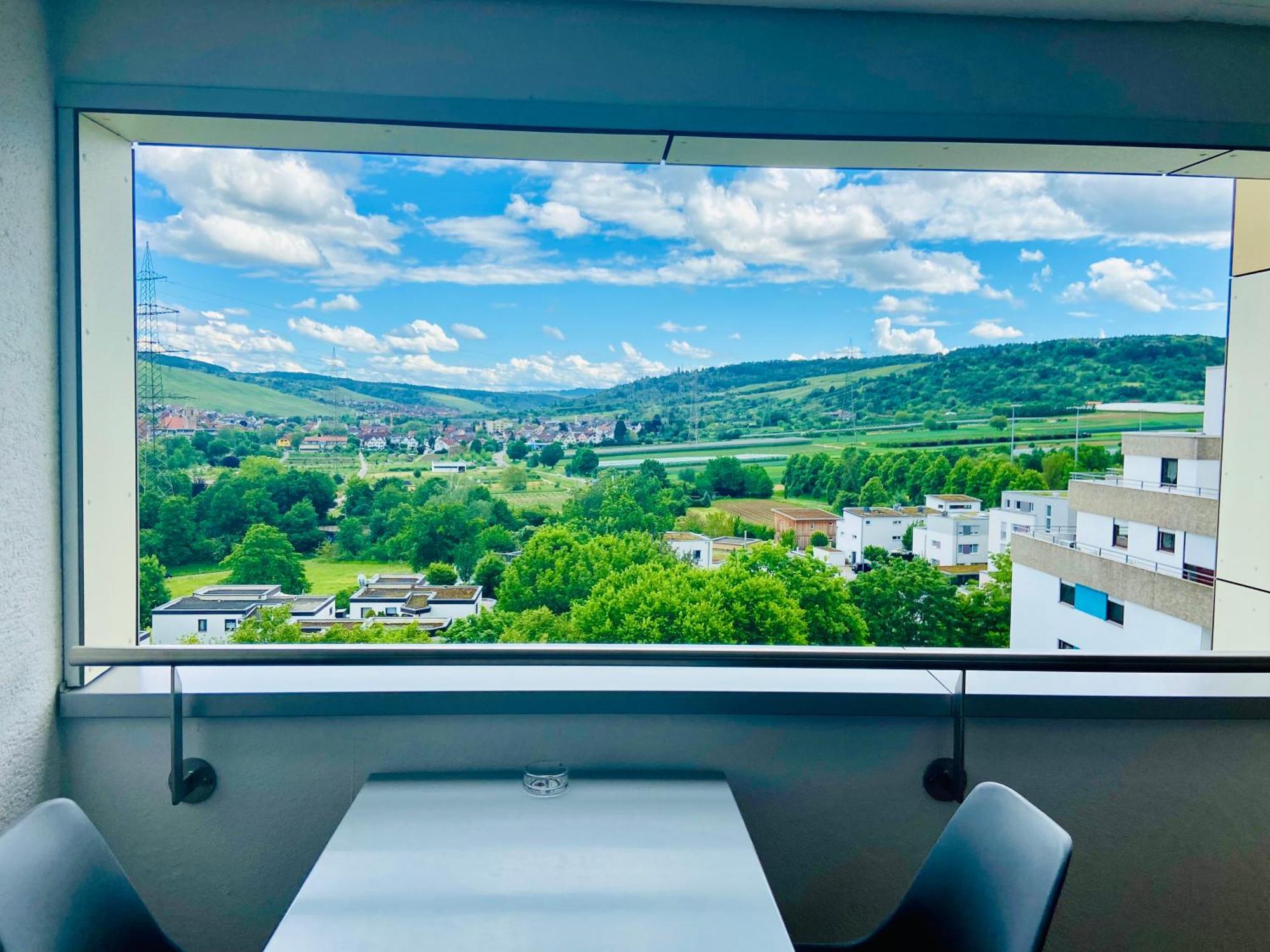 Freshly Renovated Studio Apartment - Top Location In Weinstadt Dış mekan fotoğraf